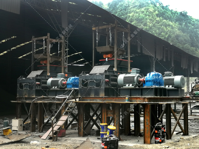 大型砂石廠購置一臺重型對輥破碎機(jī)需要投資多少？