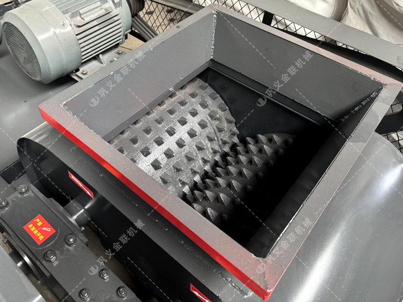 采購雙齒輥破碎機必問的7個問題！少問一個都可能被坑？